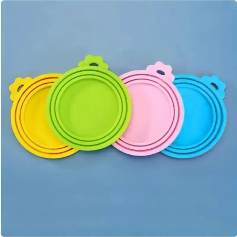 New 2PCS Reusable Pet Food Can Cover Silicone Dogs Cats Storage Tin Cap Lid Seal Cover with Spoon