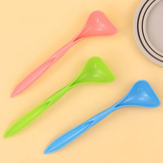 New 2PCS Reusable Pet Food Can Cover Silicone Dogs Cats Storage Tin Cap Lid Seal Cover with Spoon